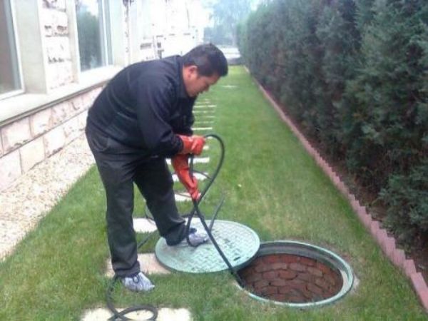 东莞疏通管道58（东莞疏通管道师傅电话）